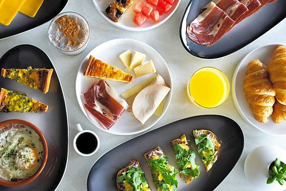 AC Hotel by Marriott St. Louis Clayton