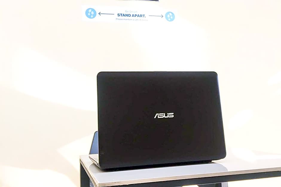 Muzdalifa Syariah near Alun Alun Gresik Mitra RedDoorz