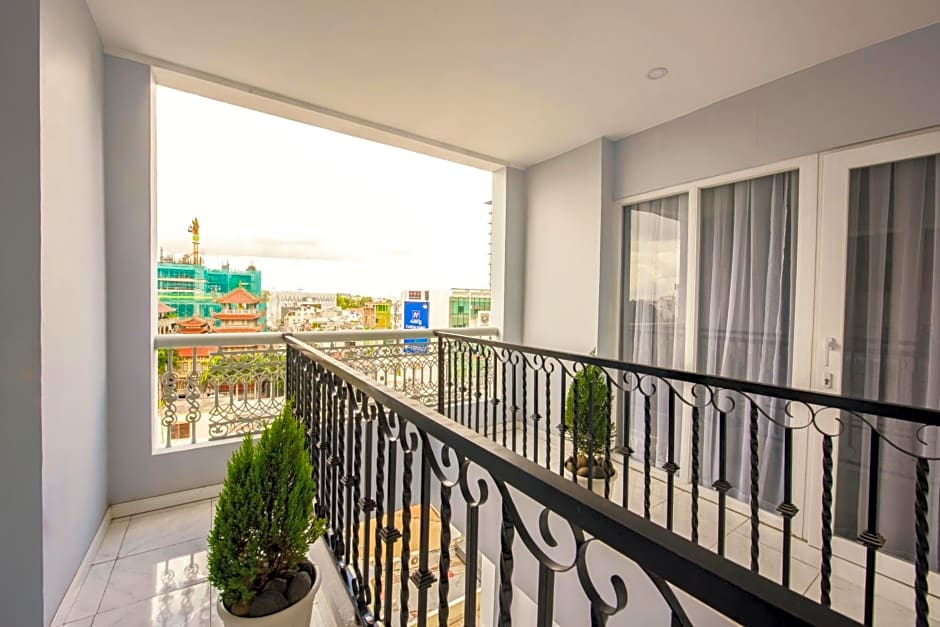 Golden Crown Hotel – Ho Chi Minh City, 