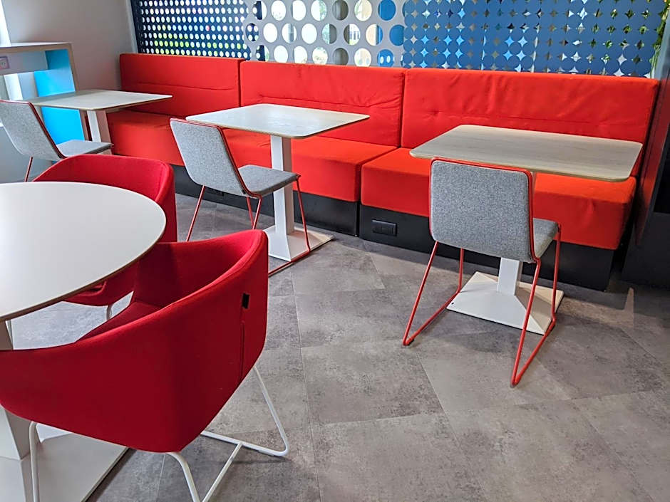 Holiday Inn Express Paris - Velizy By IHG