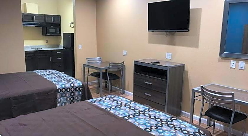 Deluxe Inn & Suites - Baytown