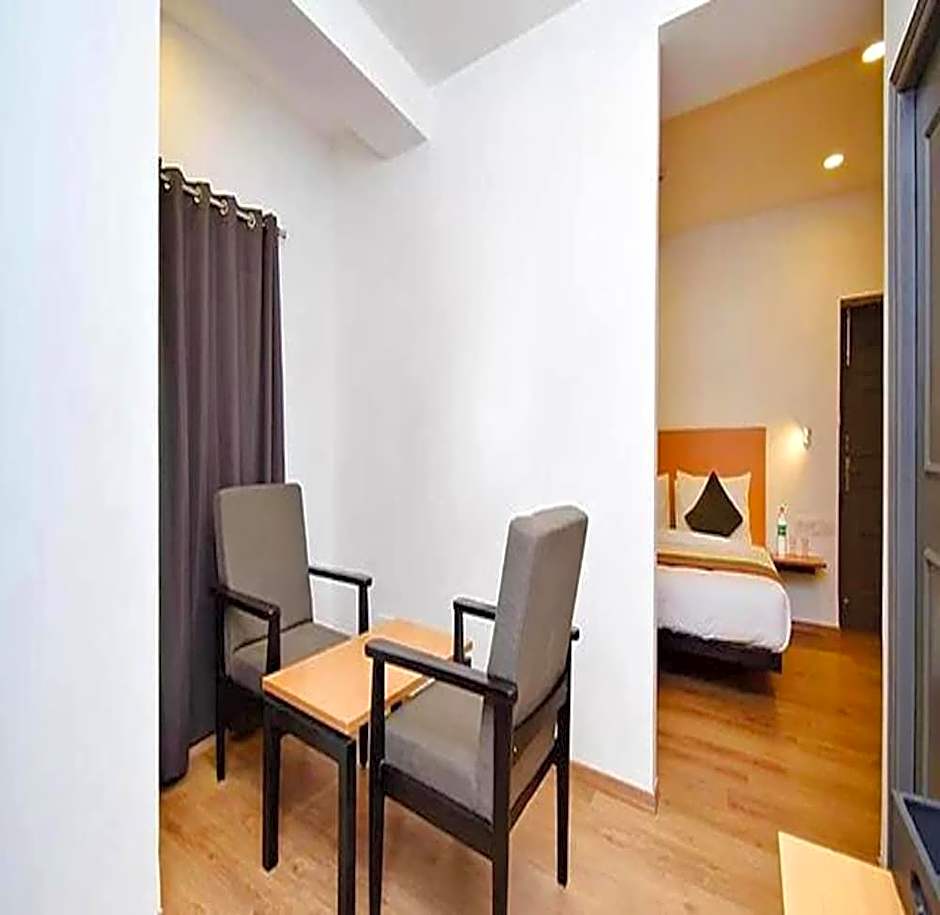 Super Townhouse VIP Road Formerly The Sky