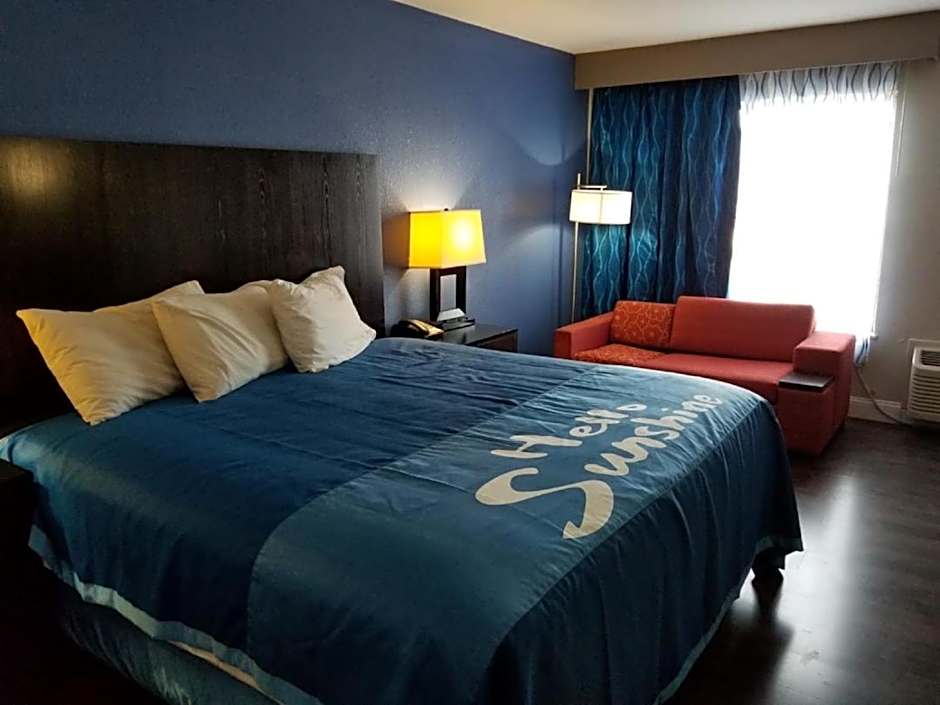 Days Inn by Wyndham Thomson