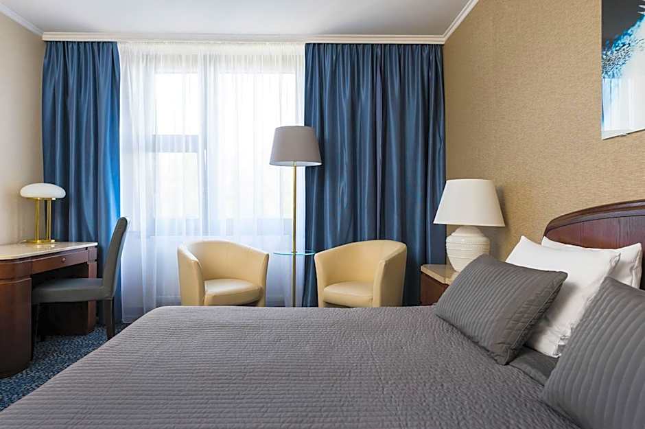 Booking Hotel & Spa