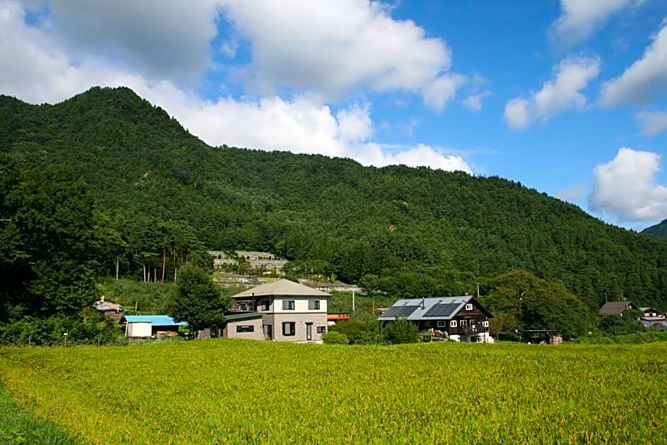 Azumino Backpackers 山の風