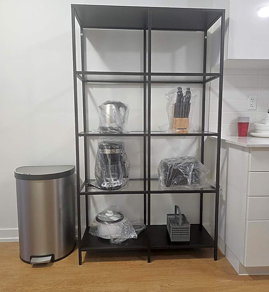 CEDAR Double Room with attached private Bathroom and Balcony in Toronto, ON, Canada