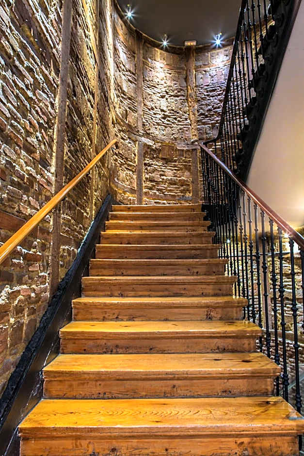 ICON Embassy by Petit Palace