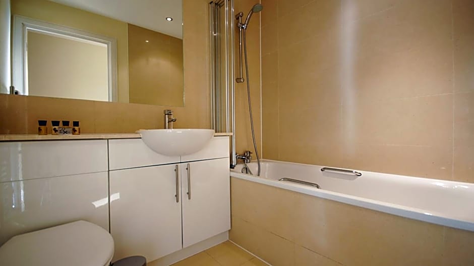 Crompton Court Apartments