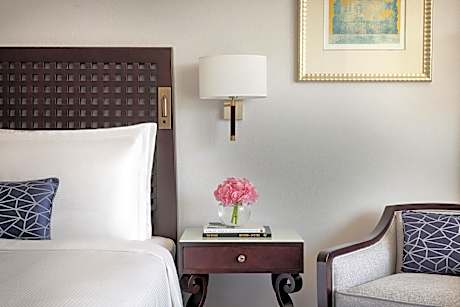 Spacious Room with Balcony - King Bed