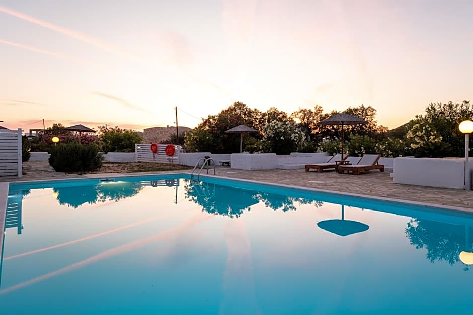 Naoussa Hotel Paros by Booking Kottas