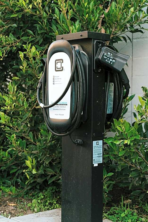 Courtyard by Marriott Los Angeles LAX/Century Boulevard