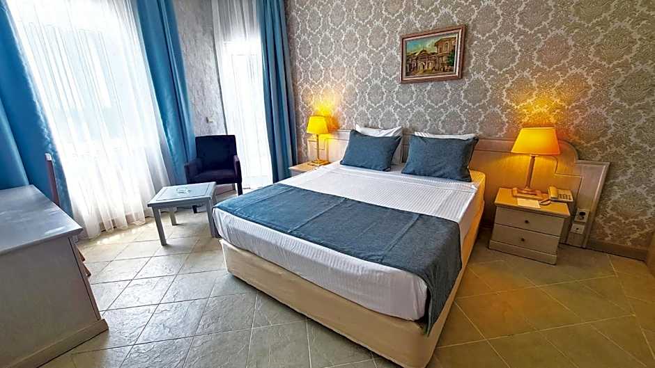 X Life Hotel Sarıgerme 15 - Adult Hotel