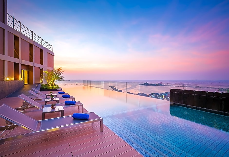 Somerset Harbourview Sri Racha