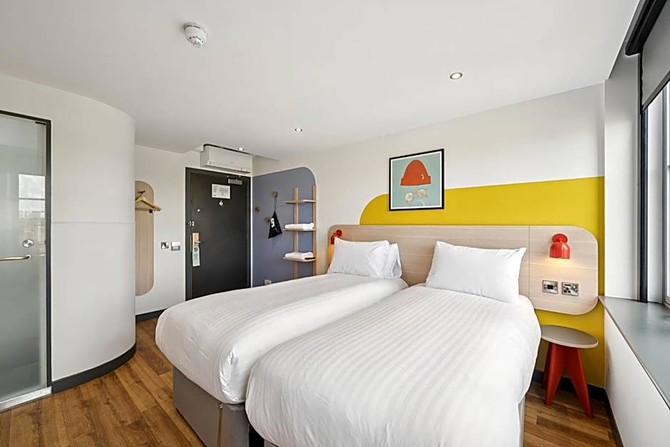 Tune Hotel Haymarket Edinburgh photo 15