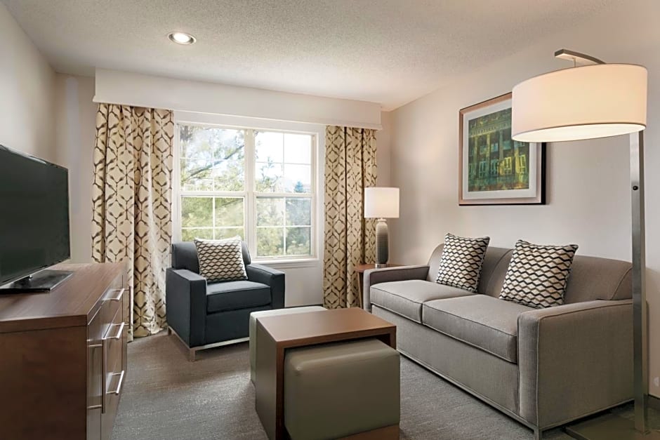 Homewood Suites by Hilton Kansas City Airport