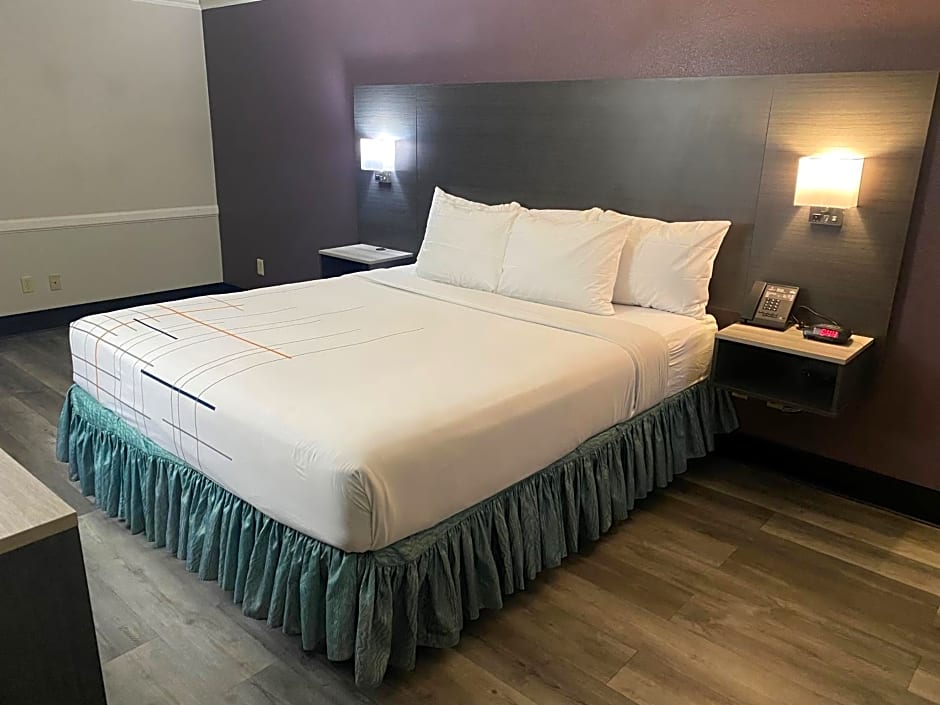 La Quinta Inn & Suites by Wyndham Bakersfield South