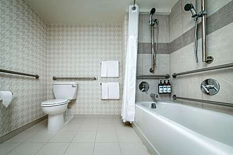 2 Double Beds with ADA Tub