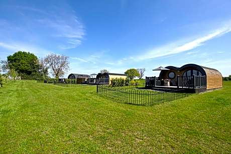 Hollins Farm - Dog Friendly, Self Catering Holiday Lodges