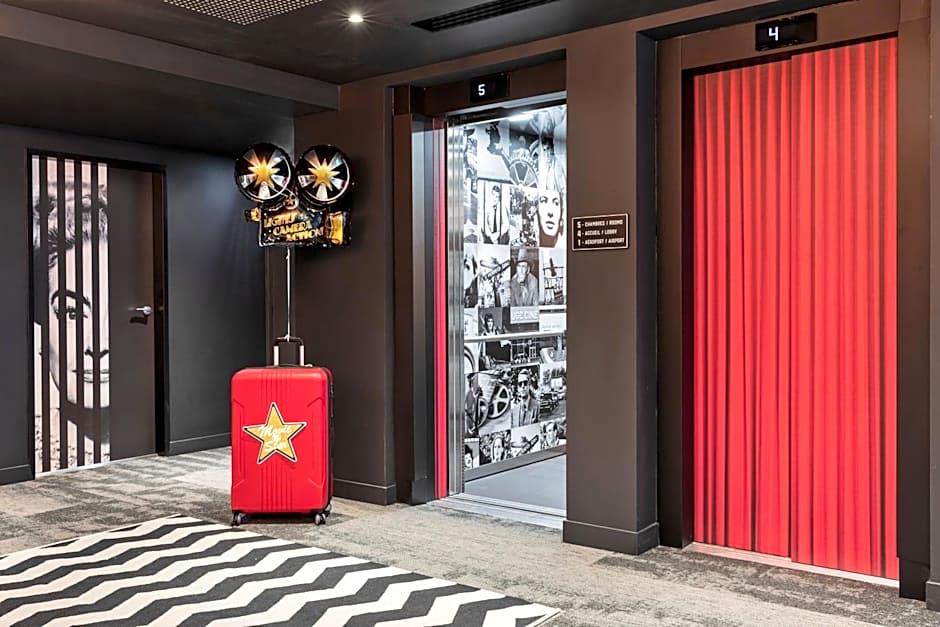 Moxy Lyon Airport