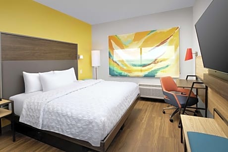 1 King Bed