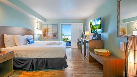 King Room Oceanfront with Balcony