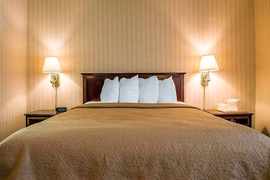 Quality Inn Pittsburgh Airport