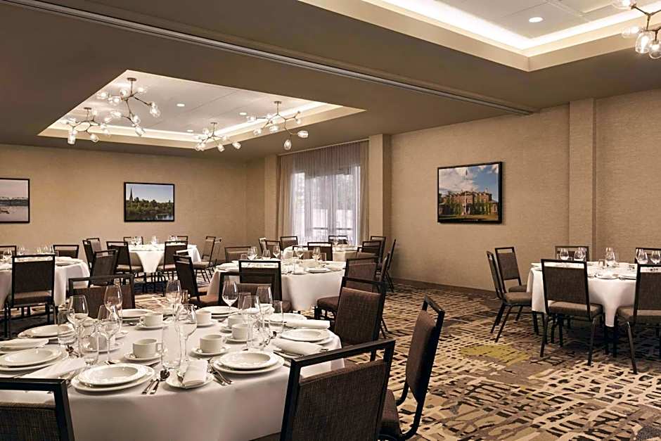 Radisson Kingswood Hotel & Suites, Fredericton, NB 