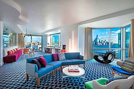 WOW, 1 Bedroom Vice Presidential Suite, 1 King, River view, Corner room, High floor, Balcony