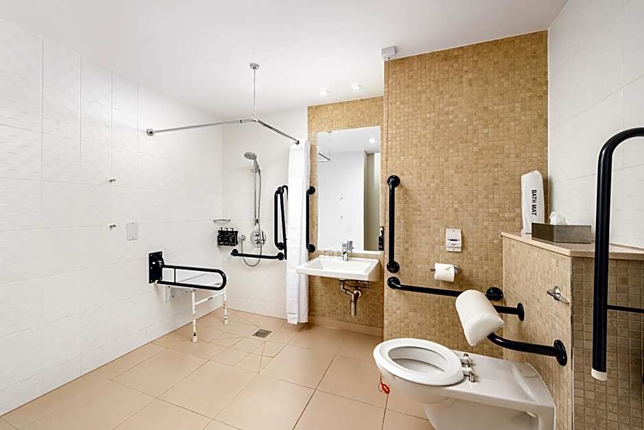 Holiday Inn Manchester-Mediacityuk By IHG