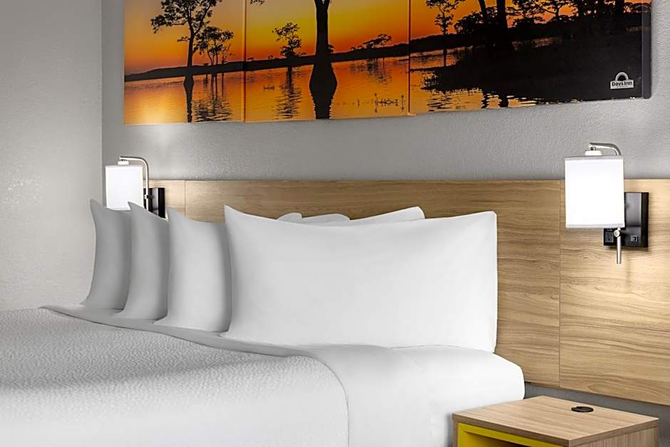 Days Inn by Wyndham Waycross