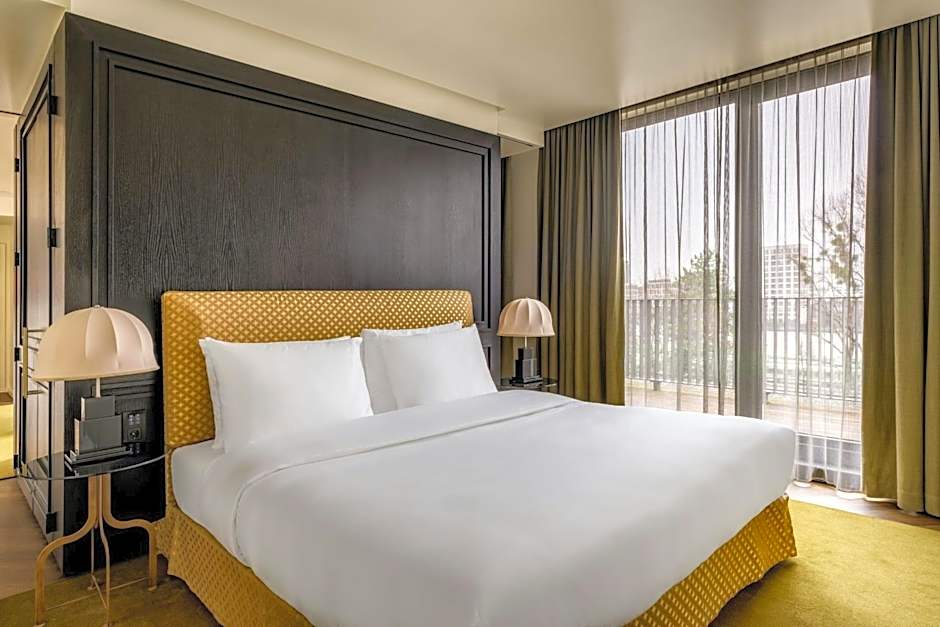Roomers Munich, Autograph Collection by Marriott