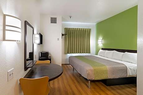 Motel 6-Hillsboro, TX