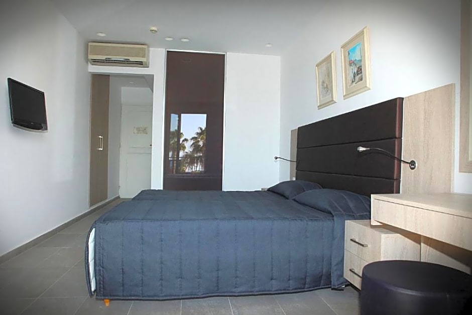 Foto 1 di 1 di Superior 1 Double Bed or 2 Beds, Garden View