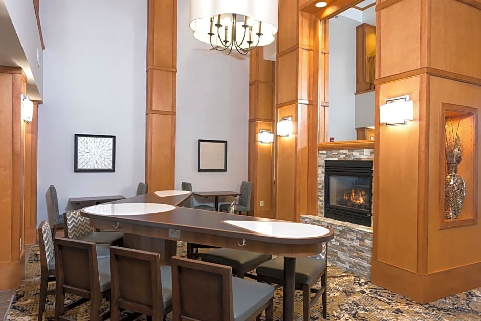 Homewood Suites by Hilton Indianapolis Airport / Plainfield