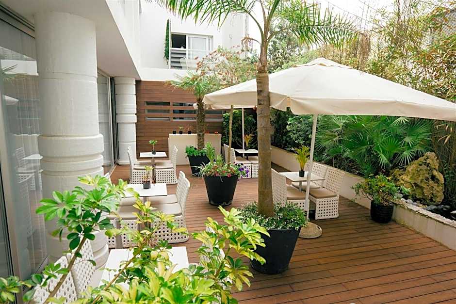 Macarico Beach Hotel