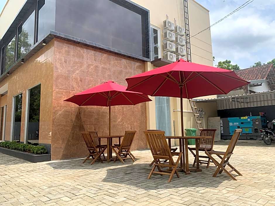 RedDoorz near Alun Alun Purbalingga