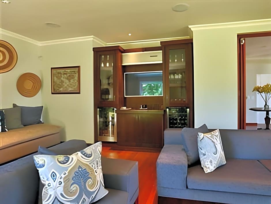 LAvenir Country Lodge