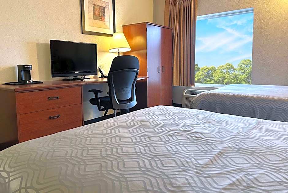 Howard Johnson by Wyndham Urbana