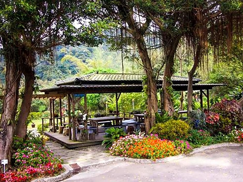 Taiwan Reishi Expert Bed and Breakfast