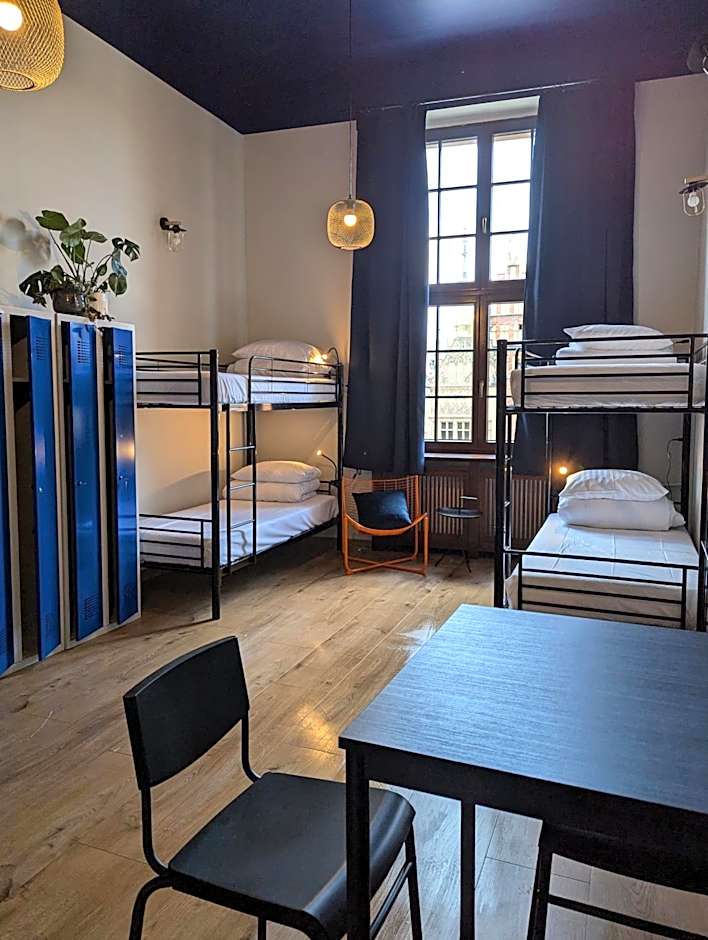 RYNEK 30 Hostel