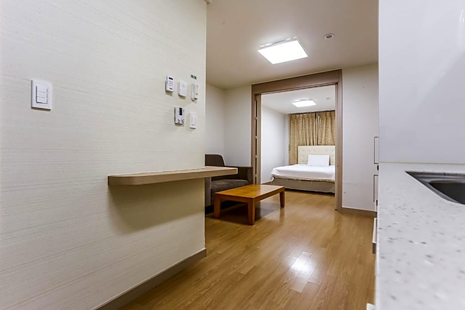 Jungmun Yegreen Residence Hotel