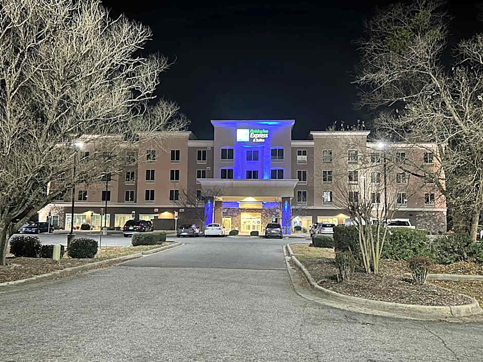 Holiday Inn Express Hotel & Suites Goldsboro - Base Area By IHG