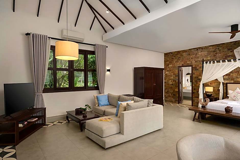 Photo 1 of 10 of Junior Suite