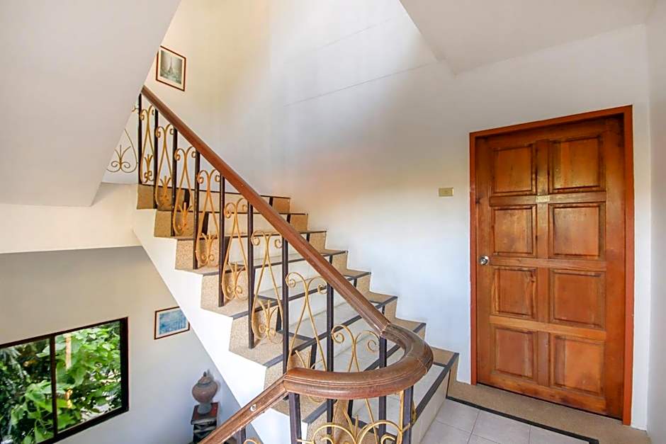 Ban Elephant Blanc Apartment