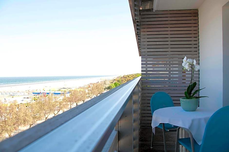 Kiss Beachfront Hotel & Restaurant