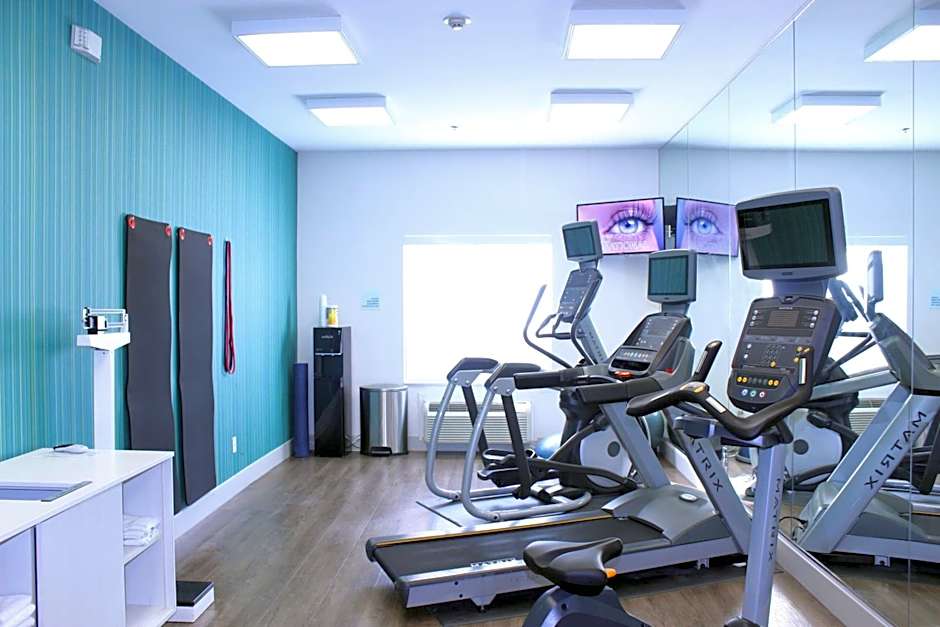 Holiday Inn Express Hotel & Suites Mansfield By IHG