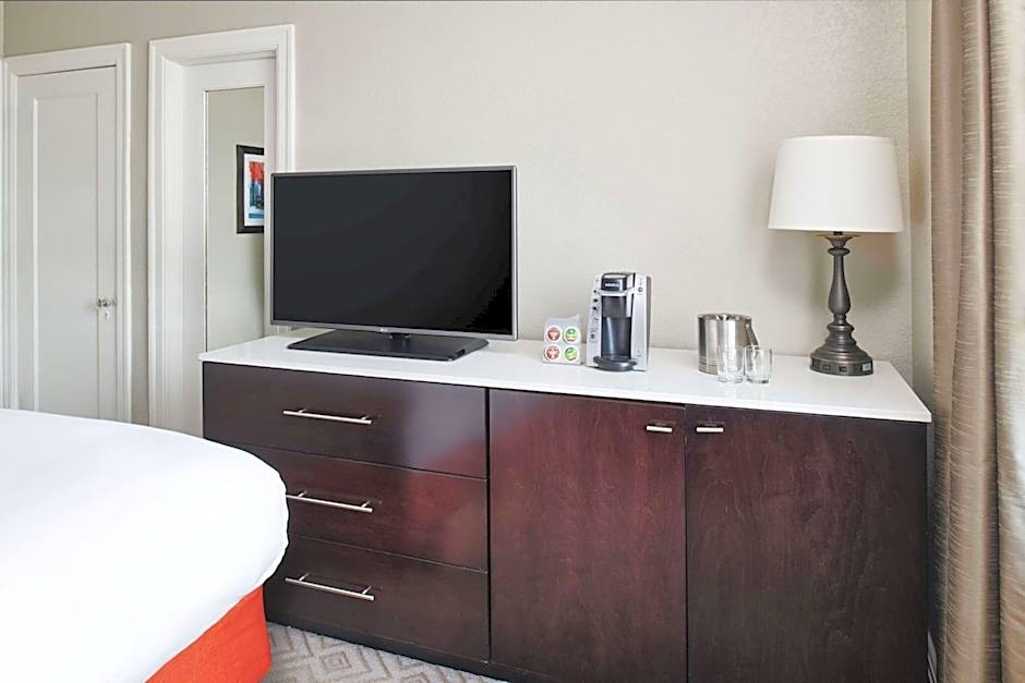 Hotel Alex Johnson Rapid City, Curio Collection by Hilton