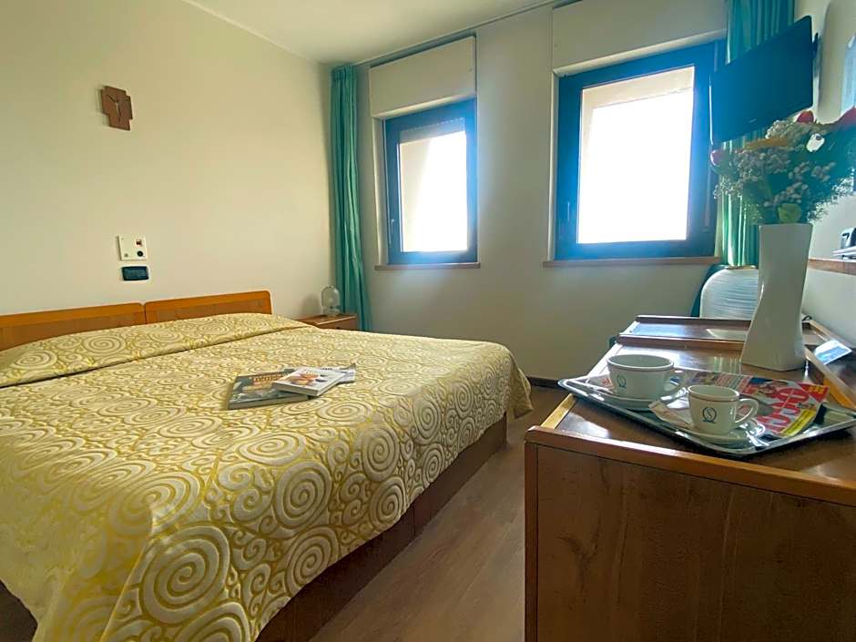 Hotel Ristorante SASSO