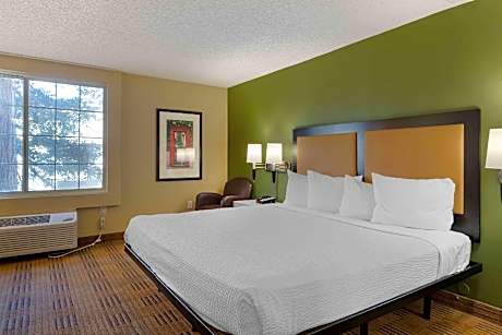 Studio King Accessible Non-Smoking