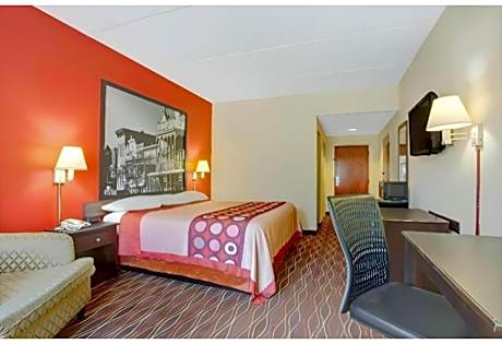 1 King Bed | Non-Smoking, Micfridge